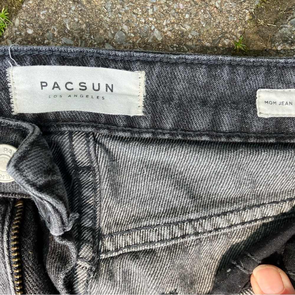Black PacSun mom jeans